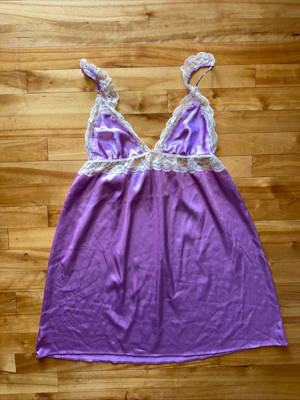 Vintage Victoria’s Secret Lavender Satin Lace Chemise Nightgown Slip Medium Y2K